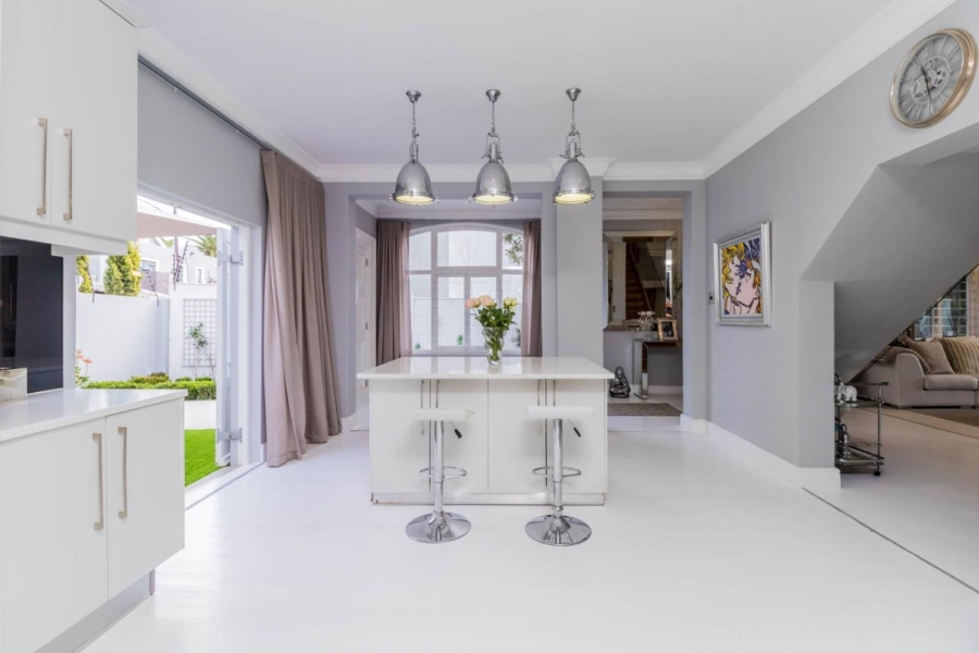 3 Bedroom Property for Sale in Fresnaye Western Cape